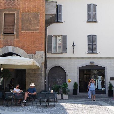 Alloggio Del 1400 Nel Cuore Del Centro Storico A 2 Min Dal Porto E Con 2 Bici Gratuite コモ エクステリア 写真