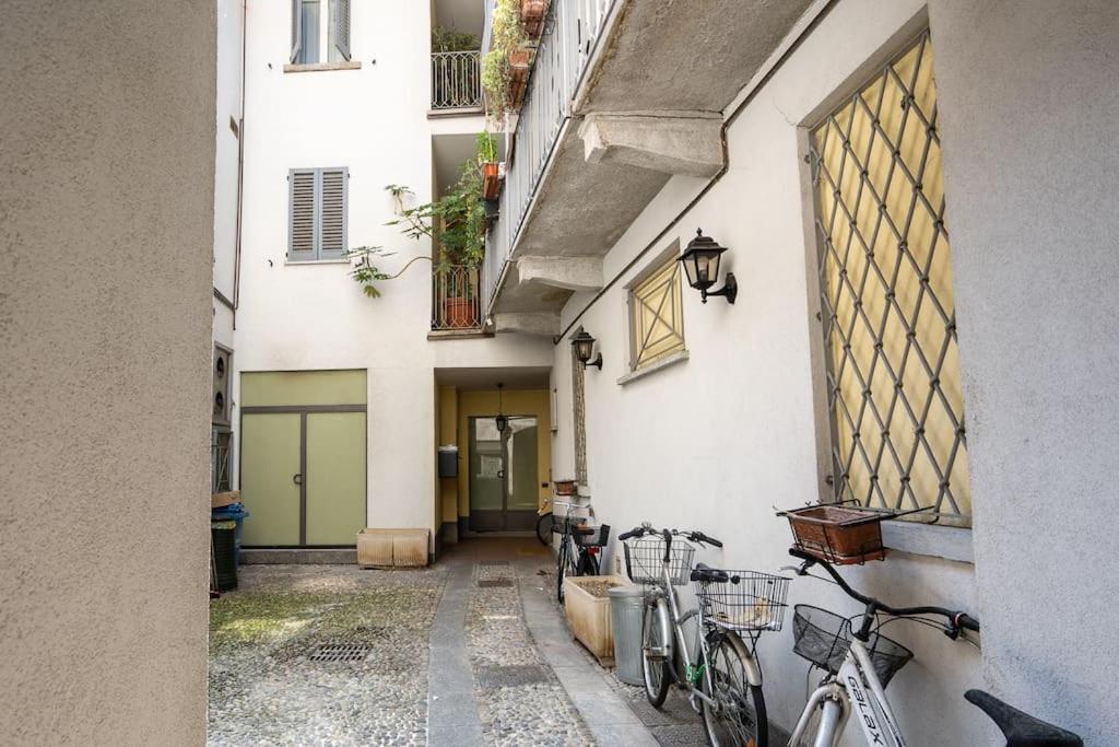 Alloggio Del 1400 Nel Cuore Del Centro Storico A 2 Min Dal Porto E Con 2 Bici Gratuite コモ エクステリア 写真