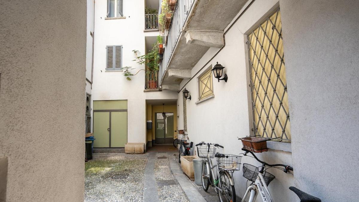 Alloggio Del 1400 Nel Cuore Del Centro Storico A 2 Min Dal Porto E Con 2 Bici Gratuite コモ エクステリア 写真